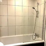 10 Popeshead Apartment *